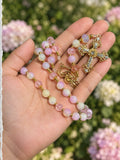 Terço Rosa e Amarelo – dourado
